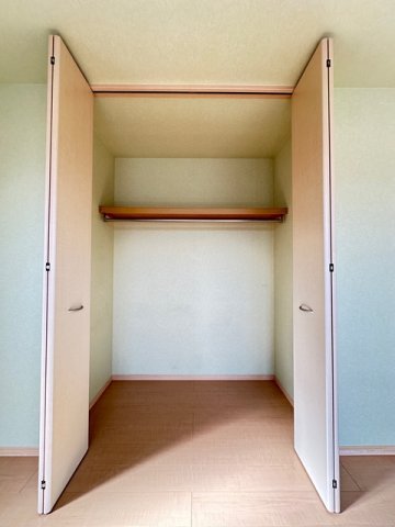収納　2階・南西向き洋室7.5帖のお部屋にあるクローゼットです♪大