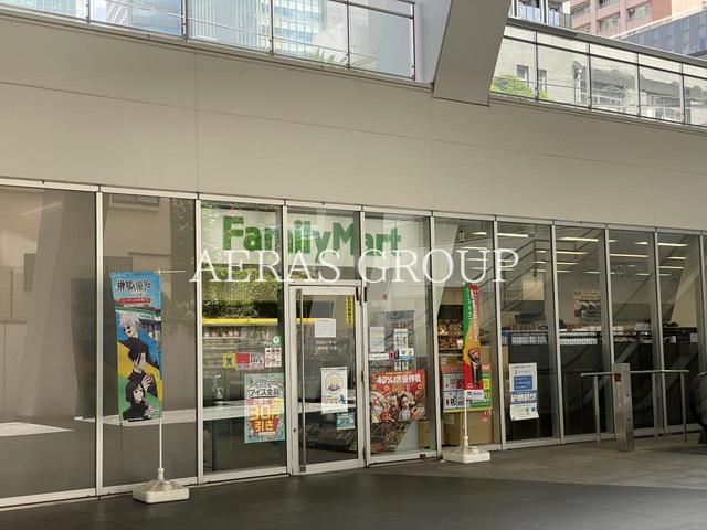 コンビニ　ファミリーマート 山野学苑／Ｓ店（コンビニ）まで67m