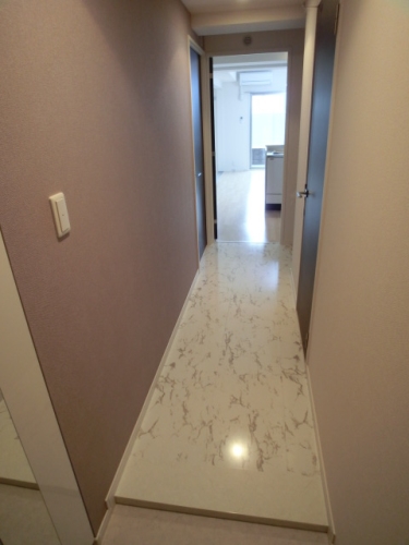 玄関　別部屋の写真になります。