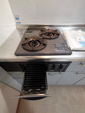 キッチン　2口ガスコンロとグリル付き