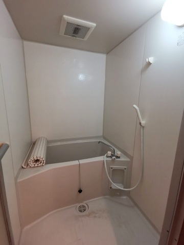 バス・シャワールーム　ゆとりの浴室