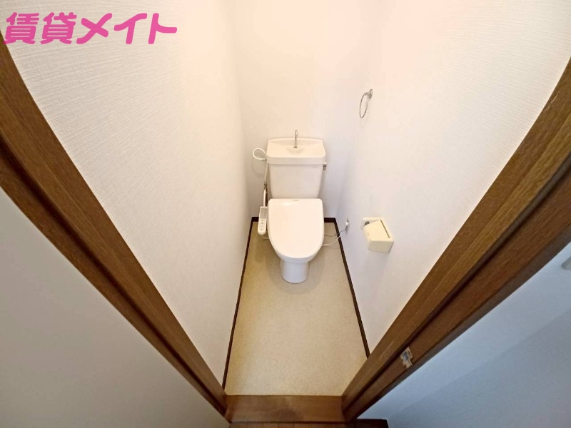 トイレ　同型反転タイプのお写真です