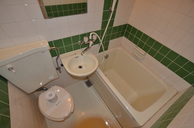 洗面設備　浴室内に洗面台付き！