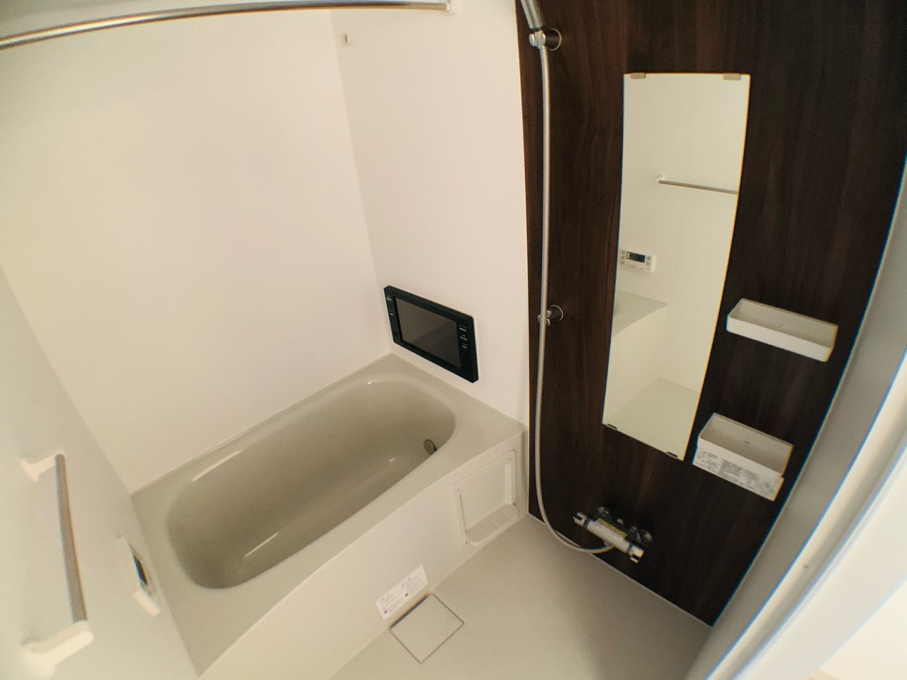 バス・シャワールーム　浴室乾燥機付きで便利！