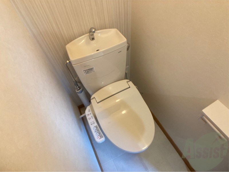 トイレ　こちらはトイレです。清潔感があり、安心して使用できます。