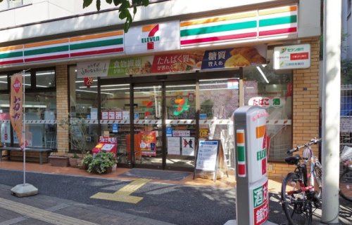 コンビニ　セブンイレブン 大阪鶴野町店（コンビニ）まで941m