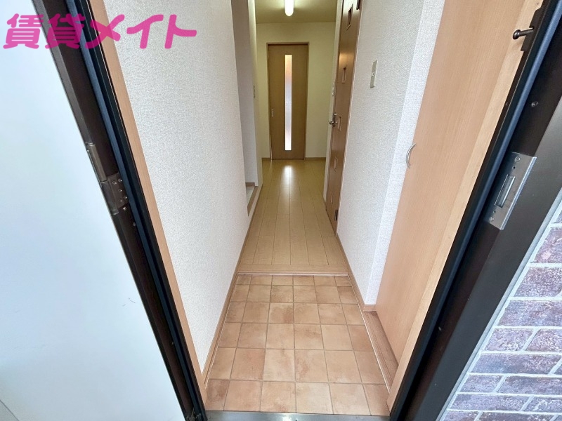 玄関　別部屋参考写真です