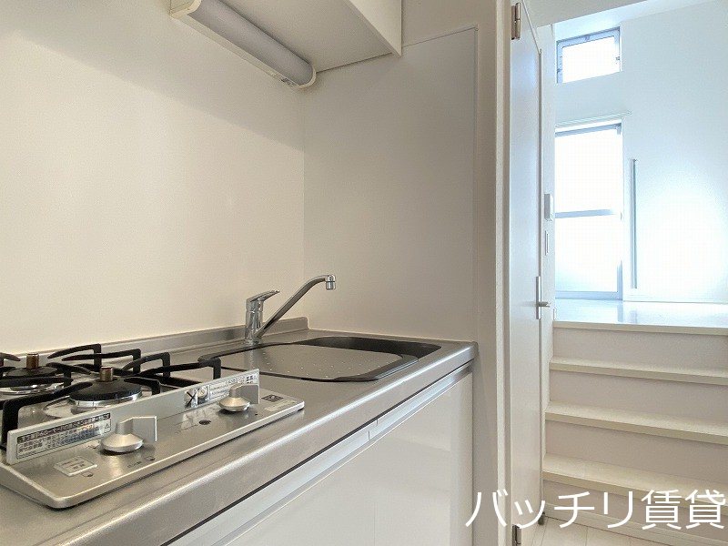 キッチン　別号室タイプの為、現状を優先致します。