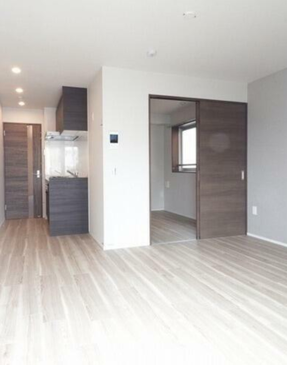 居室・リビング　☆明るい居間☆