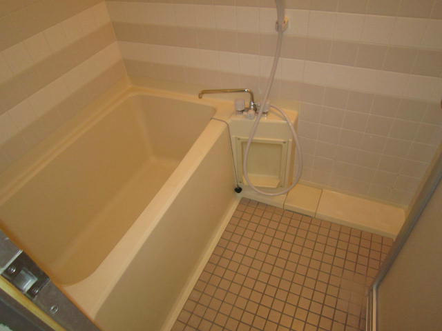 バス・シャワールーム　※別部屋参考写真