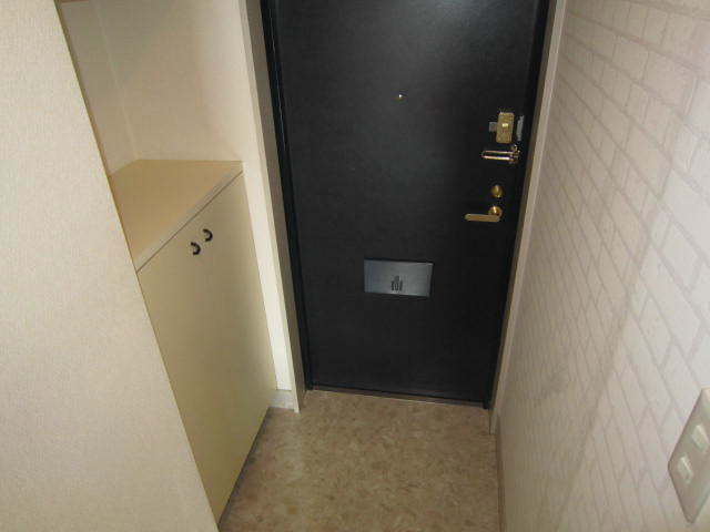 玄関　※別部屋参考写真