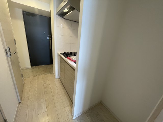 キッチン　写真は、他部屋の反転間取りとなっております。(現況優先)