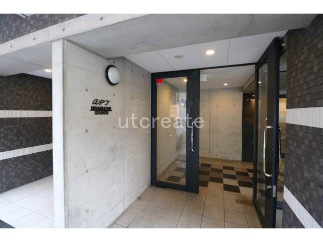 エントランス　オートロックなどセキュリティ設備も充実。