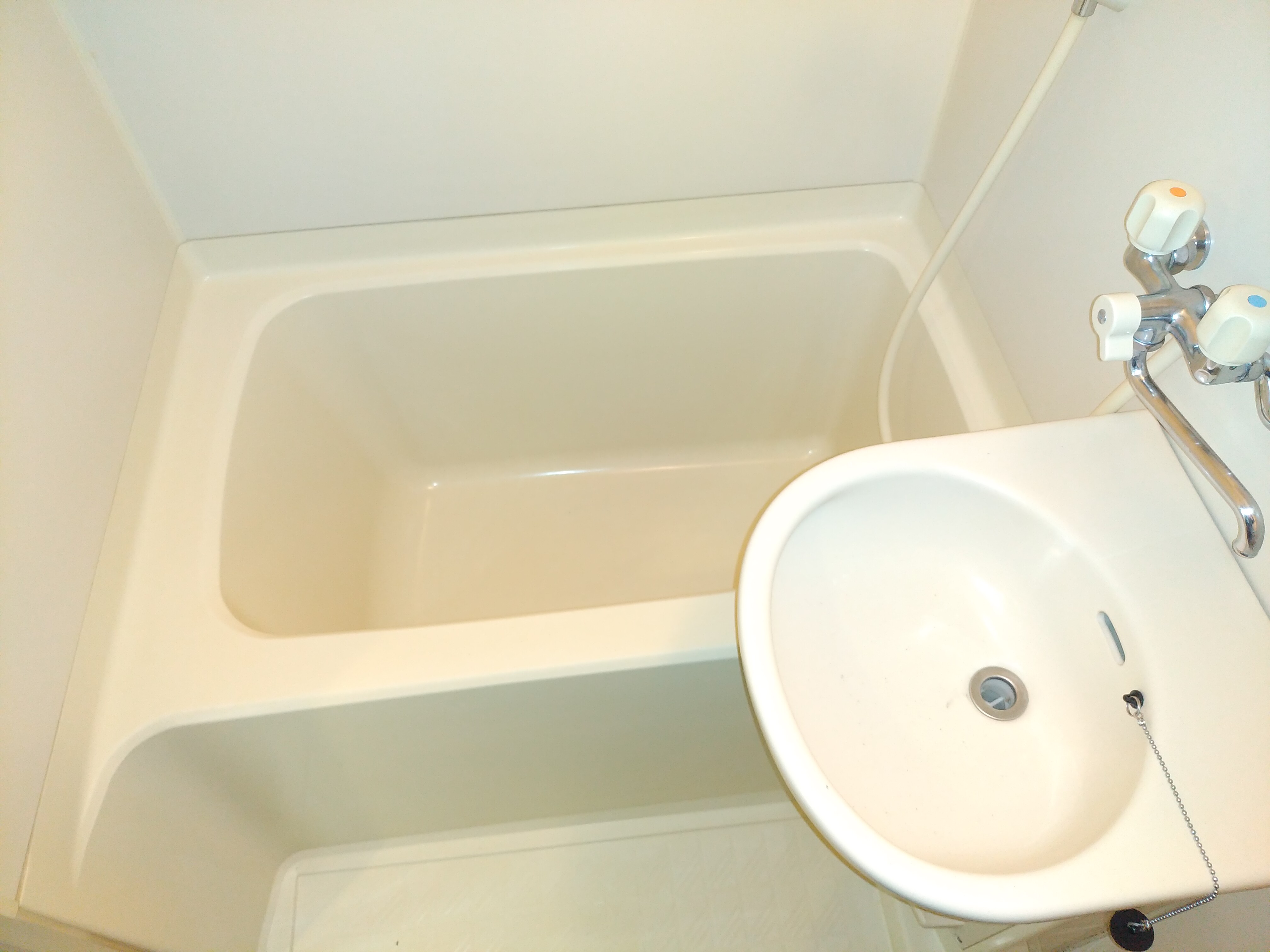 バス・シャワールーム　洗面台付