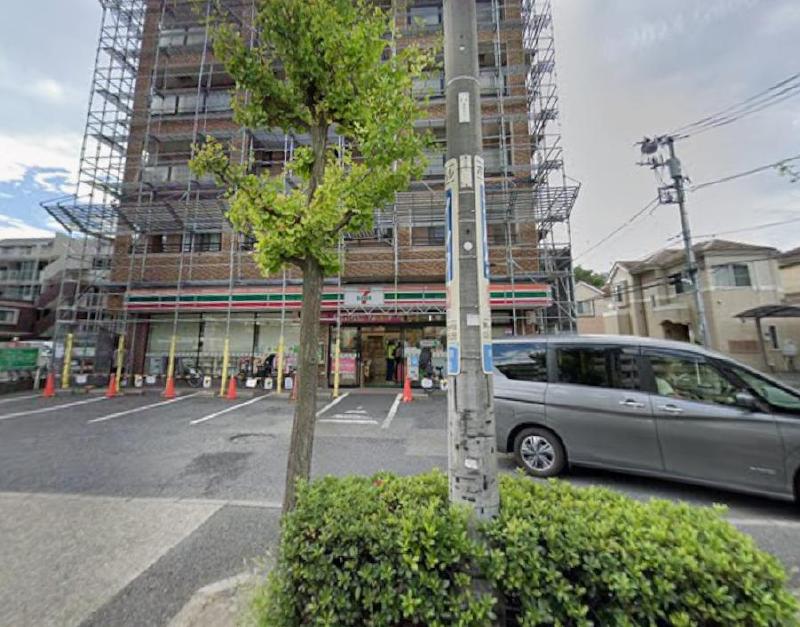 コンビニ　セブンイレブン（コンビニ）まで290m