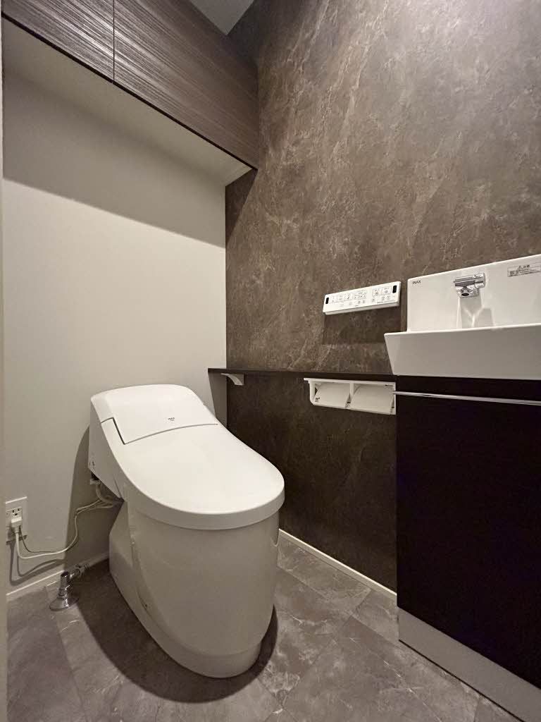 トイレ　トイレ