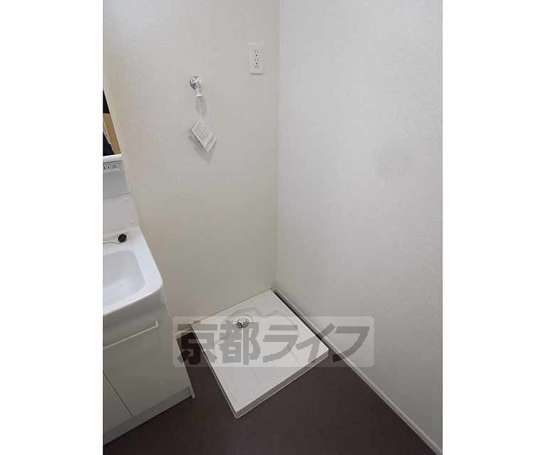 その他設備　室内に洗濯機おけます。