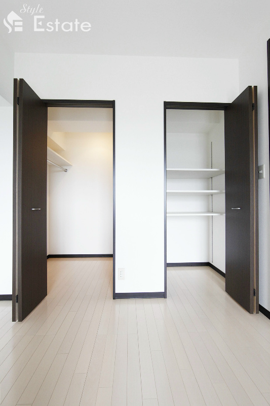 収納　ウォークインクローゼット・収納