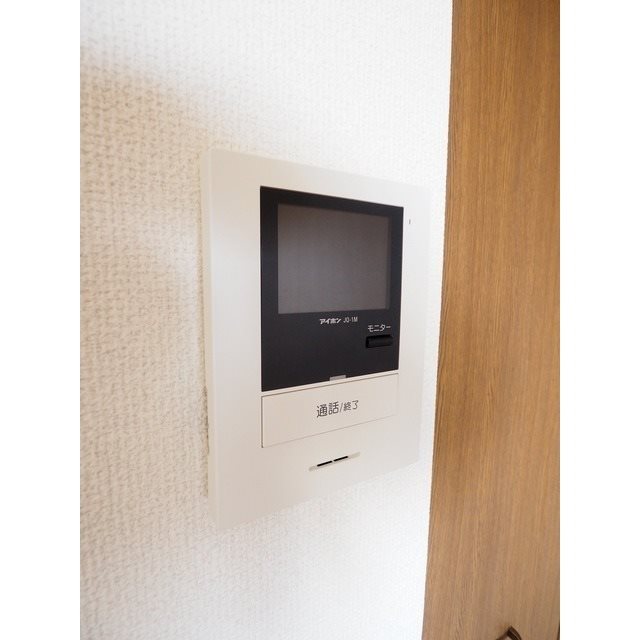セキュリティ　来客確認ができるモニター付きインターホン♪