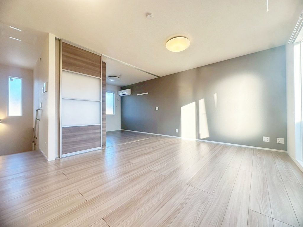 居室・リビング　エントランス