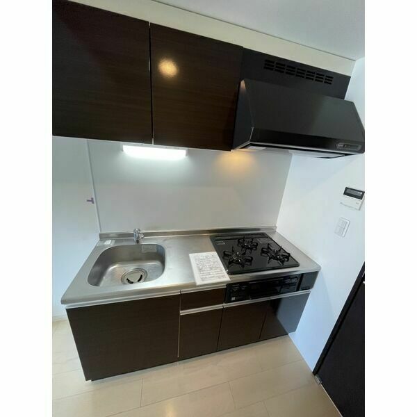 キッチン　※写真は同じマンションの違う部屋のものになります。