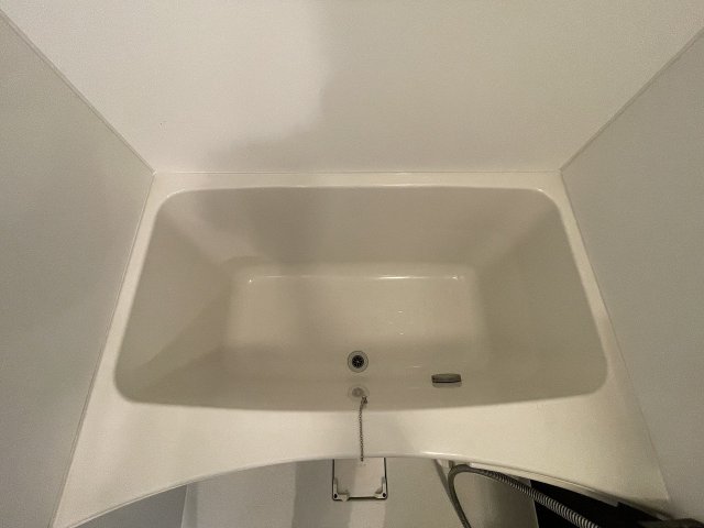 バス・シャワールーム　モデル写真