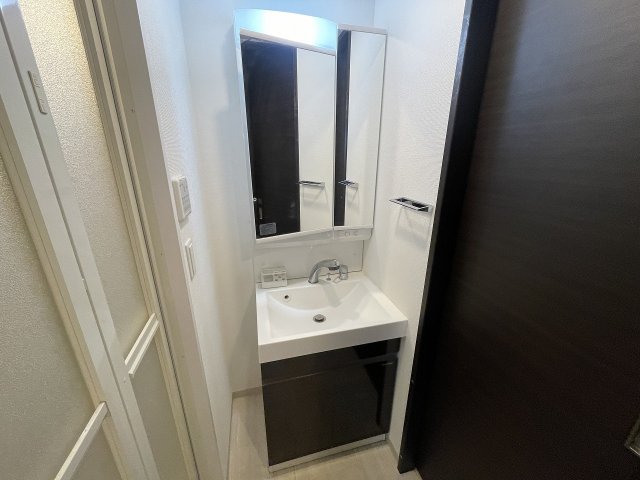 洗面設備　モデル写真