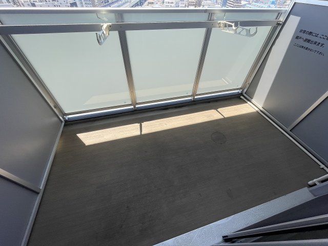 バルコニー　モデル写真