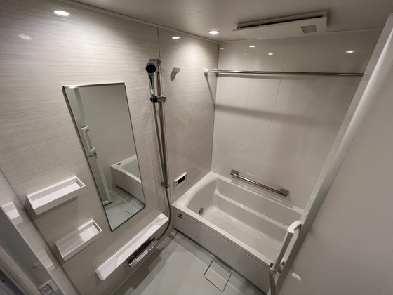 バス・シャワールーム　※別部屋の写真です