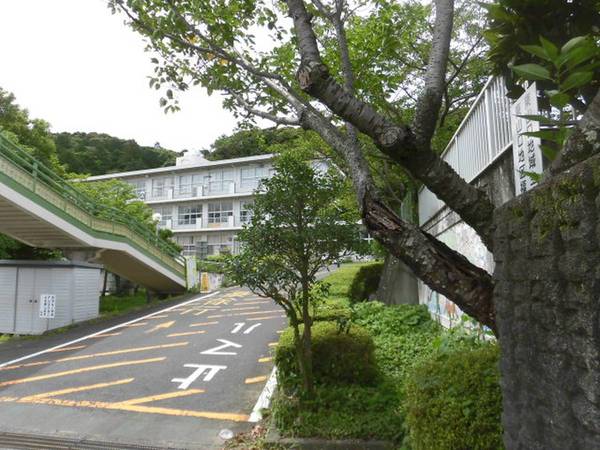 小学校　市立東山口小学校（小学校）まで1900m