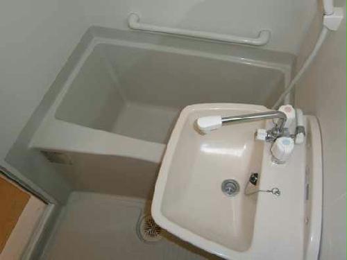バス・シャワールーム　使いやすいお風呂です！
