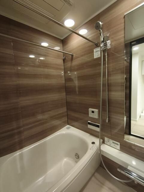 バス・シャワールーム　日々の疲れを癒すお風呂付です