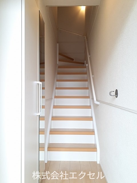 玄関　シューズボックス完備の玄関です。