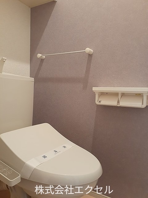 トイレ　ウォシュレット完備です。