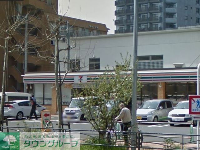 コンビニ　セブンイレブン横浜生麦４丁目店（コンビニ）まで111m