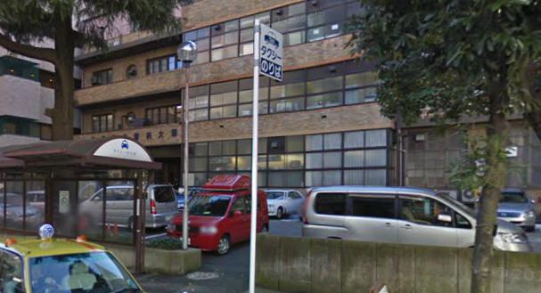 病院　特定機能病院東京慈恵会医科大学附属病院本院（病院）まで557m