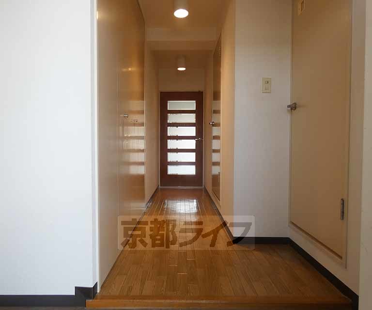 その他部屋・スペース　綺麗な廊下です。