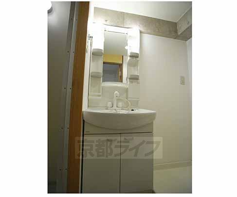 洗面設備　独立洗面台です。