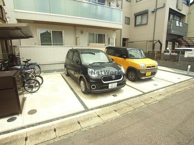 駐車場　駐車場