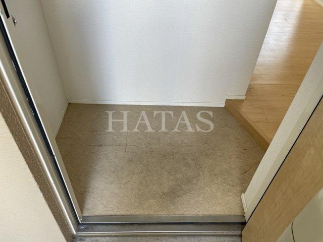 玄関　同物件別部屋です。