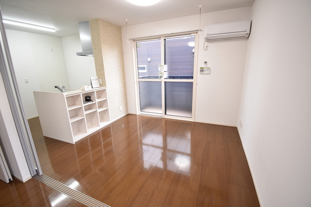 居室・リビング　１０３・ＬＤＫ