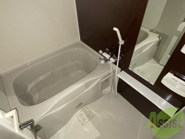 バス・シャワールーム　水回りの清潔感ってポイントですよね、バスルームです