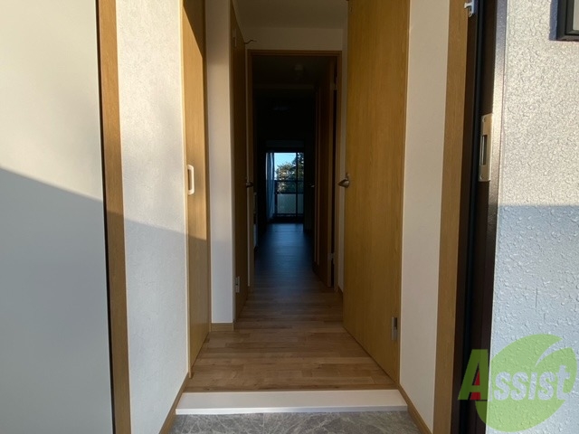 玄関　玄関を入ってすぐに生活感が見えないのはいいですね