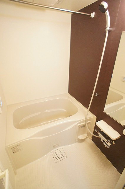 バス・シャワールーム　追い焚き機能付きバス
