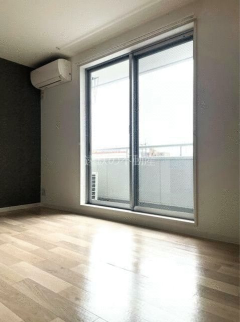 居室・リビング　※左右反転，現況優先