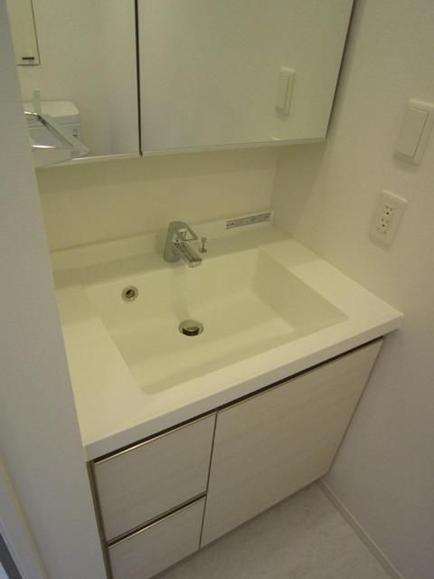 洗面設備　大型洗面台