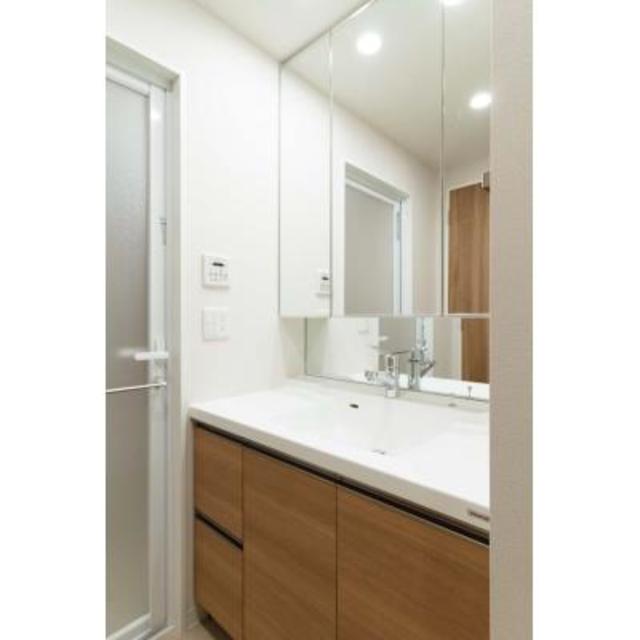 洗面設備　※写真は同タイプ住戸です。