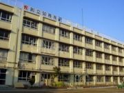 小学校　葛飾区立二上小学校（小学校）まで300m