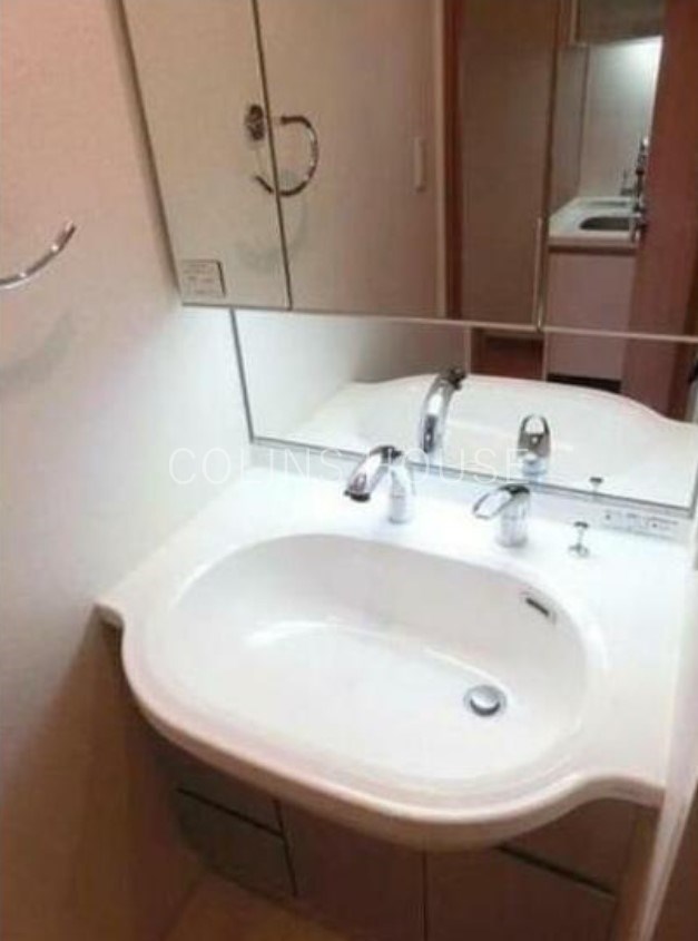 洗面設備　反転タイプ画像