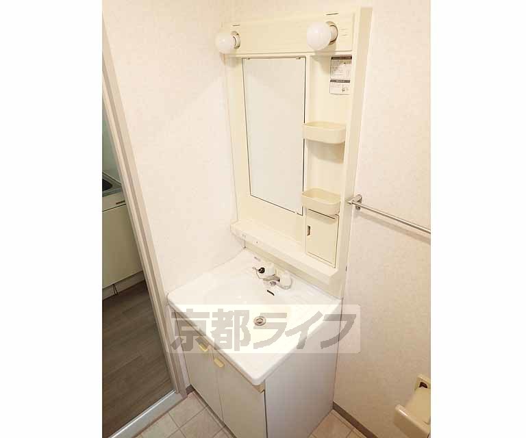 洗面設備　嬉しい独立洗面台付き